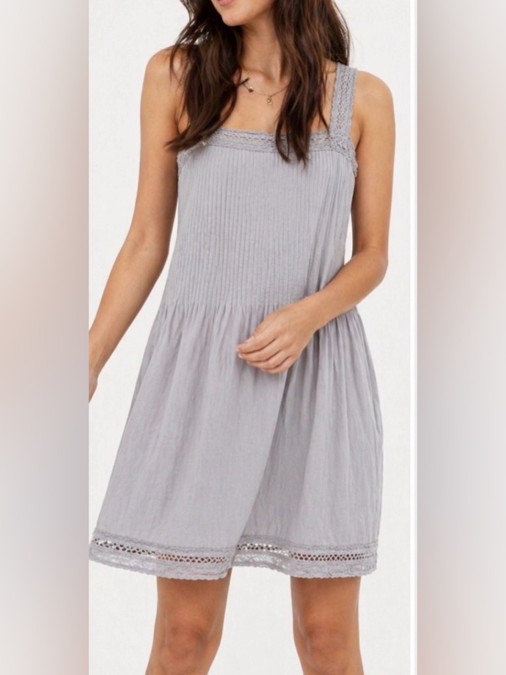 ❤️ Wilfred Leone Gray Sleeveless Dress with Lace Detail